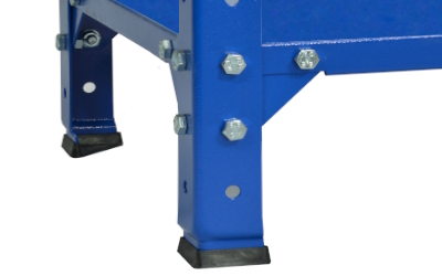 The legs of the rack are equipped with feet